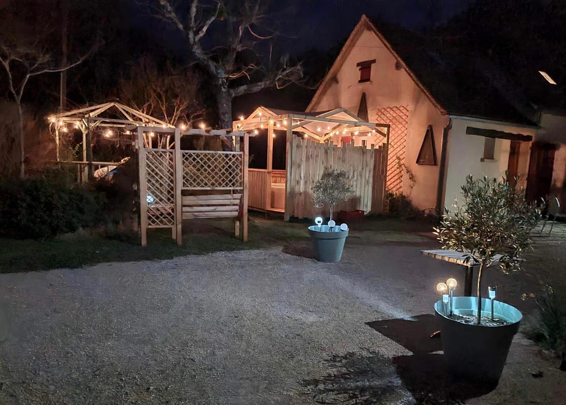 Le Domaine De La Claire Fontaine Gites -Chambres D'Hotes Montvalent Exteriör bild