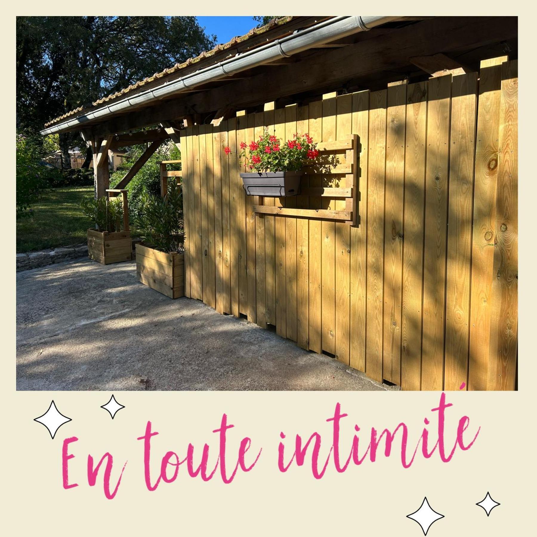 Le Domaine De La Claire Fontaine Gites -Chambres D'Hotes Montvalent Exteriör bild