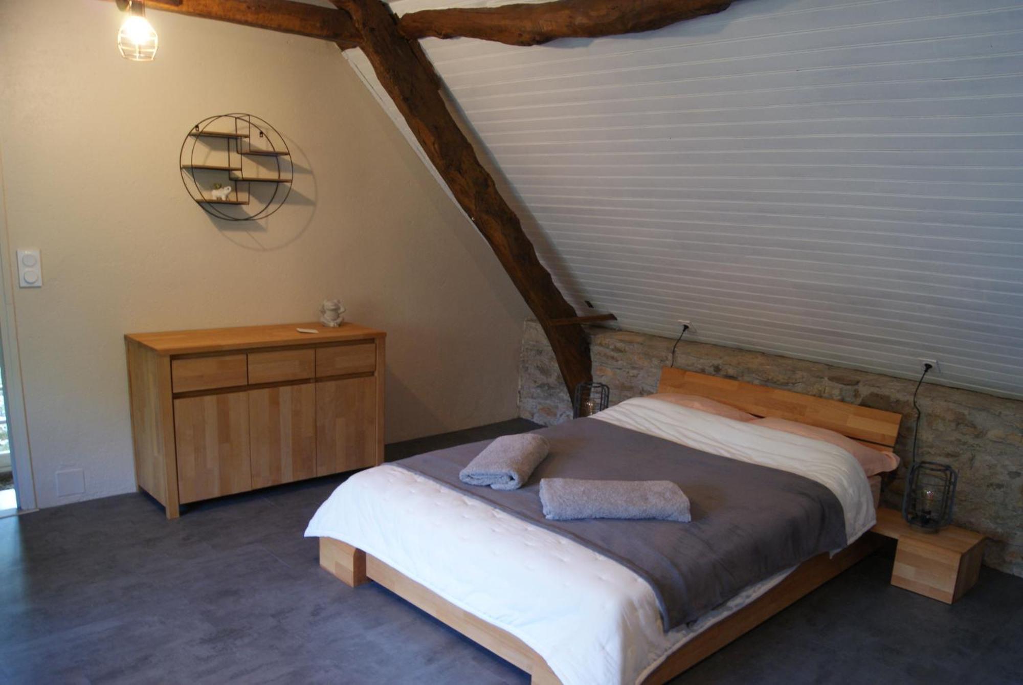 Le Domaine De La Claire Fontaine Gites -Chambres D'Hotes Montvalent Exteriör bild